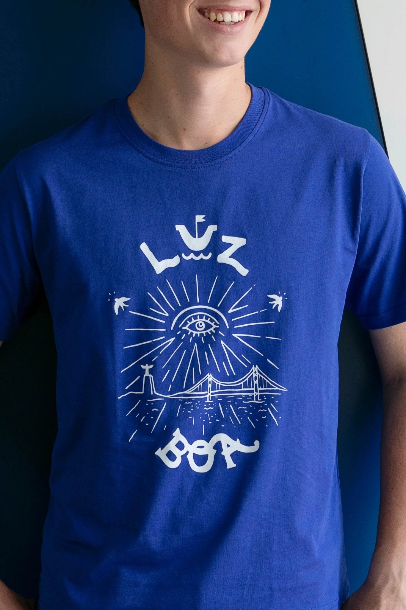 T-shirt Cidade Da Luz - Madelana A Janela