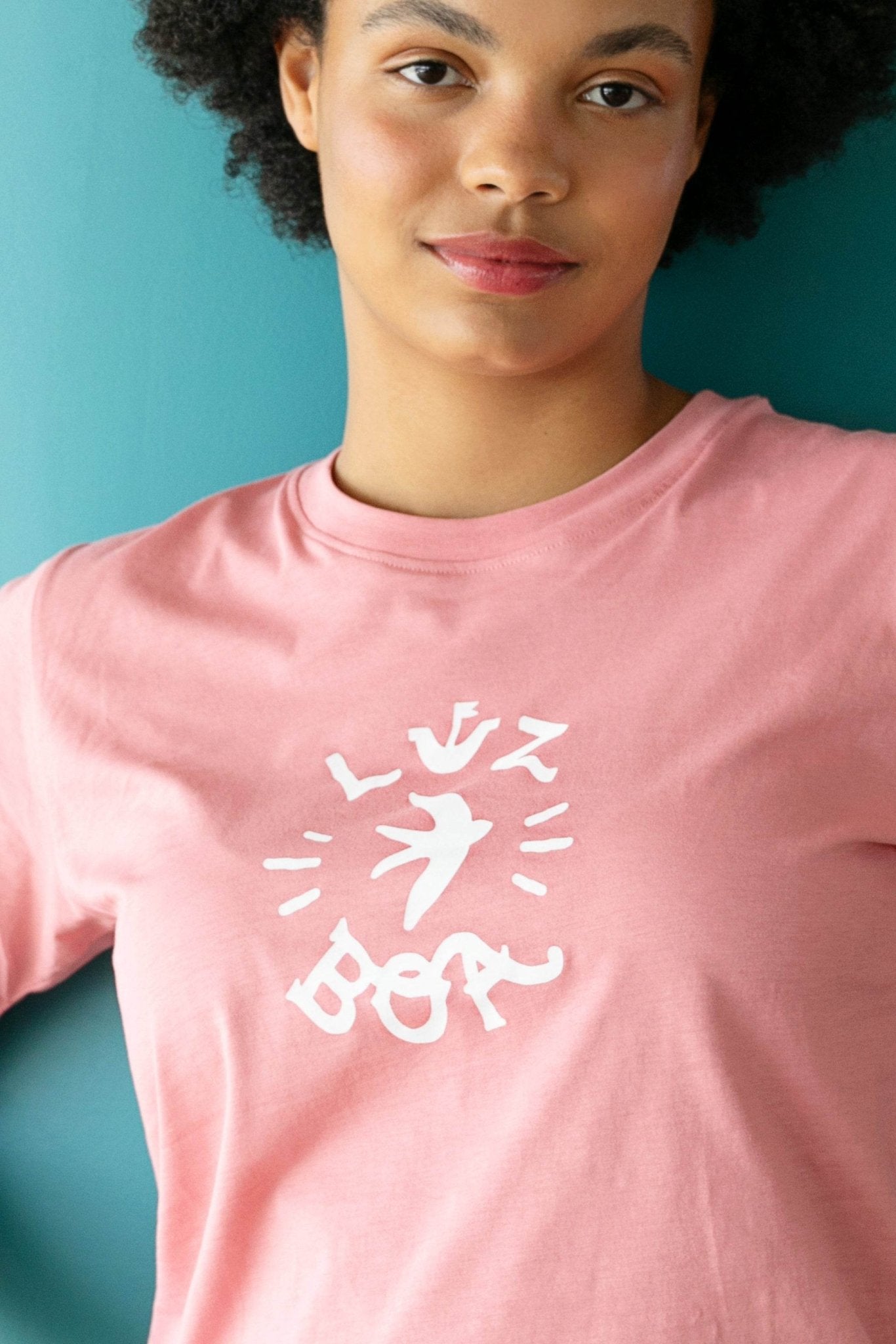 T-shirt Luz Boa - Madelana A Janela