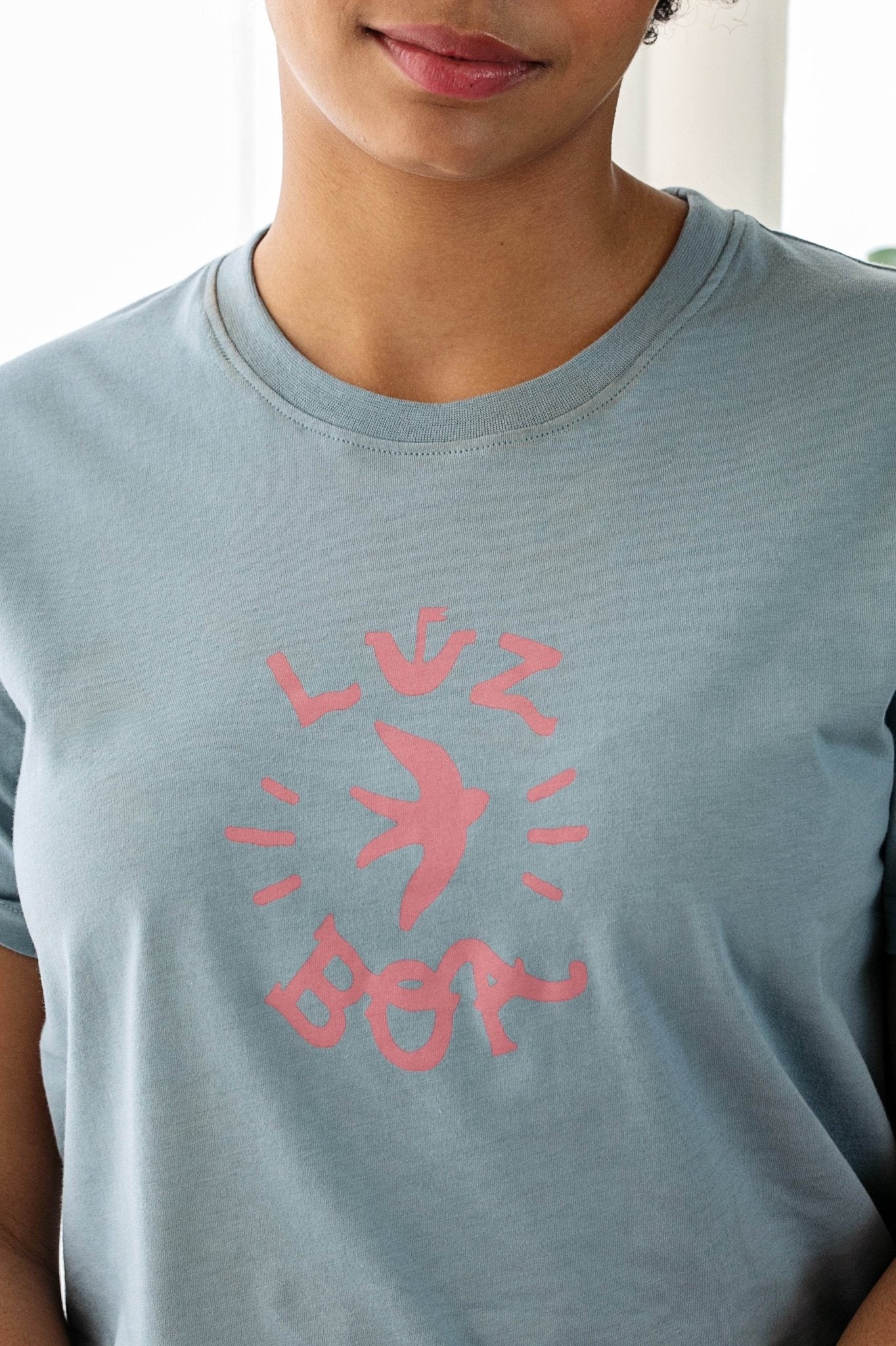 T-shirt Luz Boa - Madelana A Janela