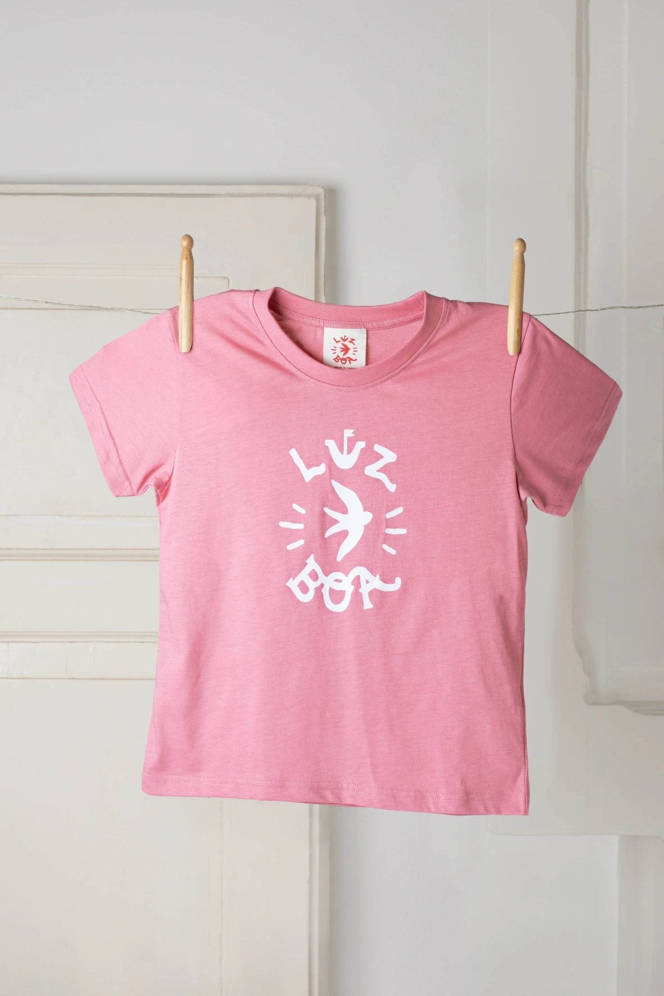 T-shirt Unissexo em Algodão Orgânico - Madelana A Janela