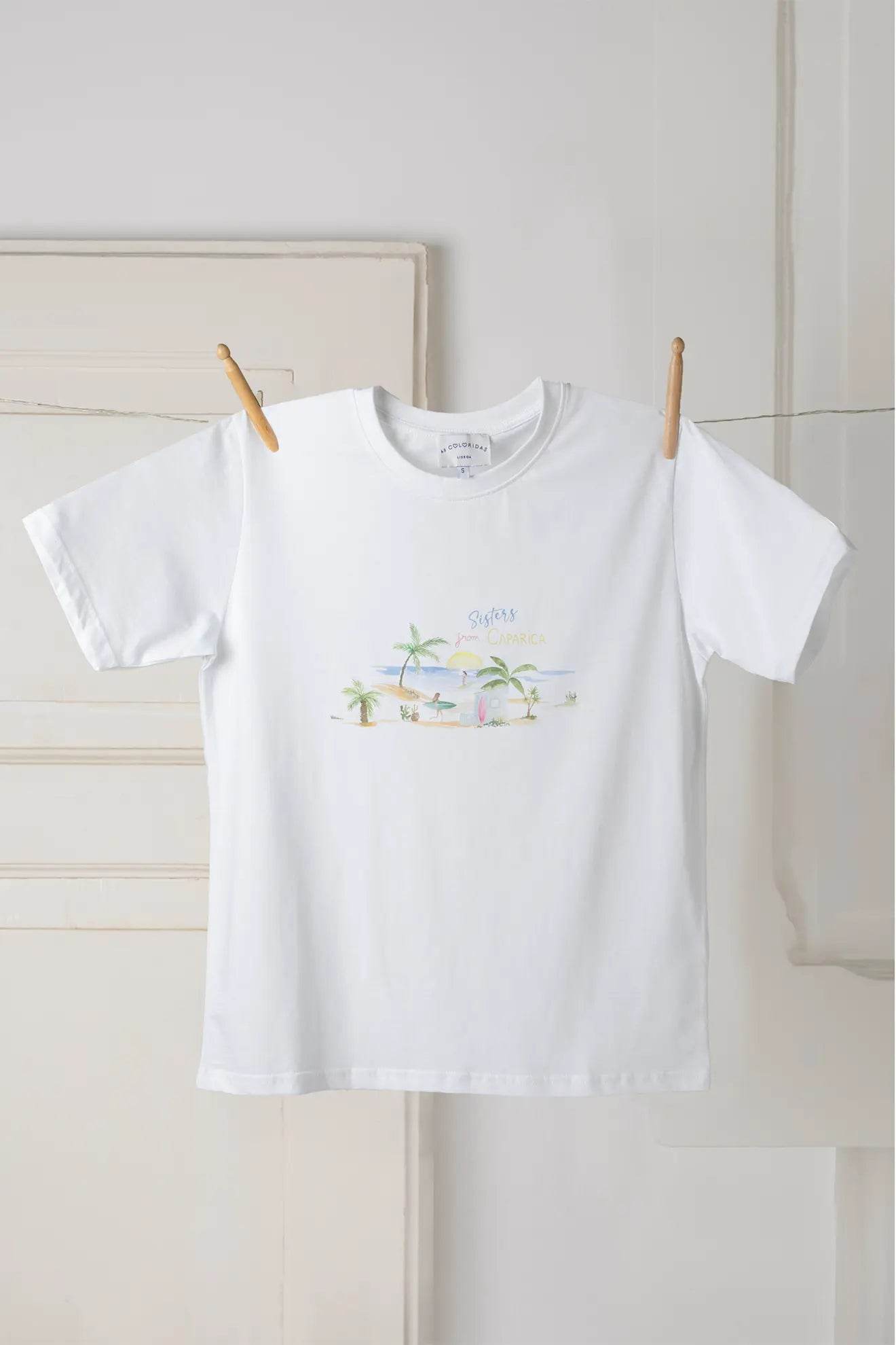 T-shirt Sisters from Caparica - Madelana A Janela