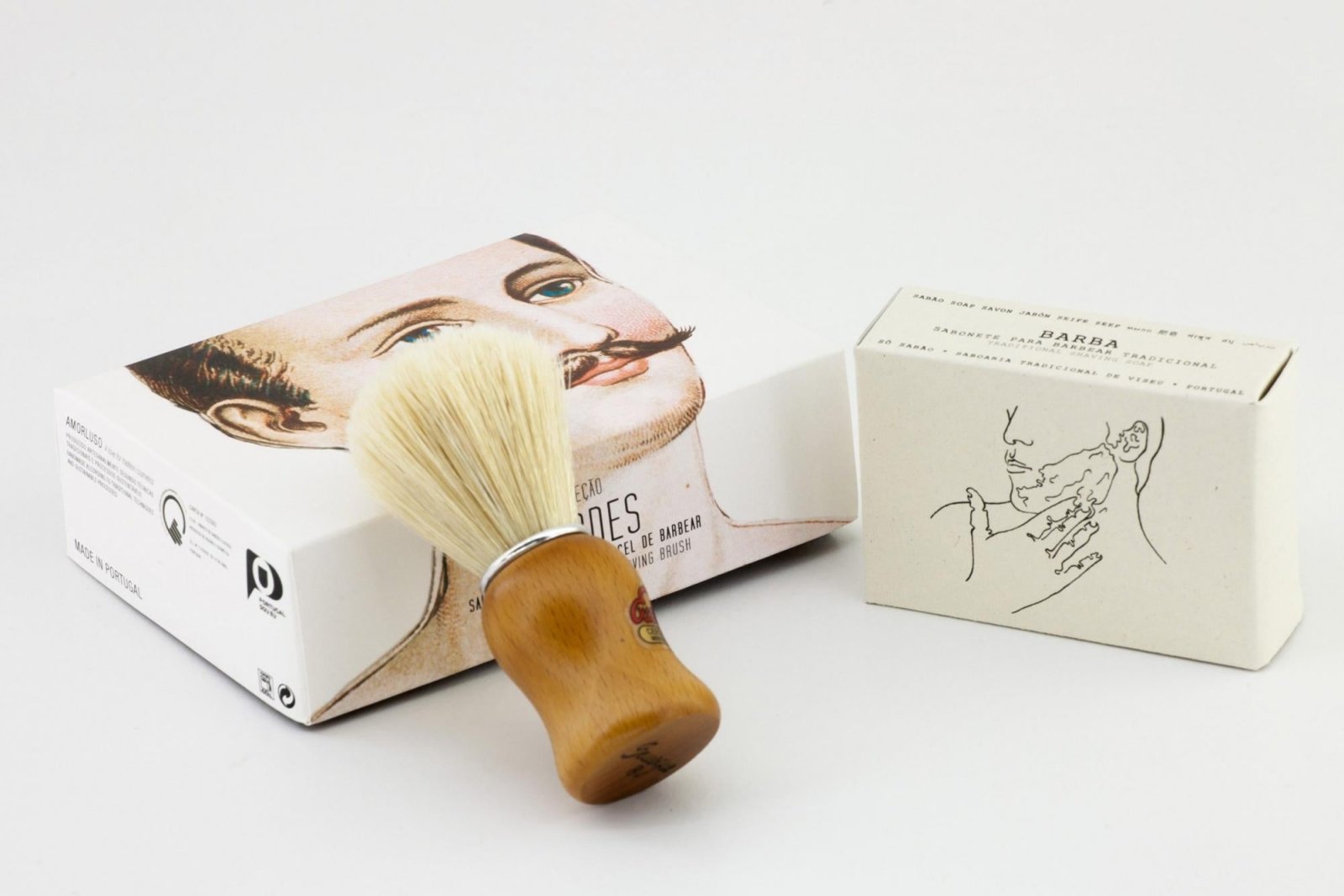Bigodes - Conjunto de sabonete e pincel - Madelana A Janela