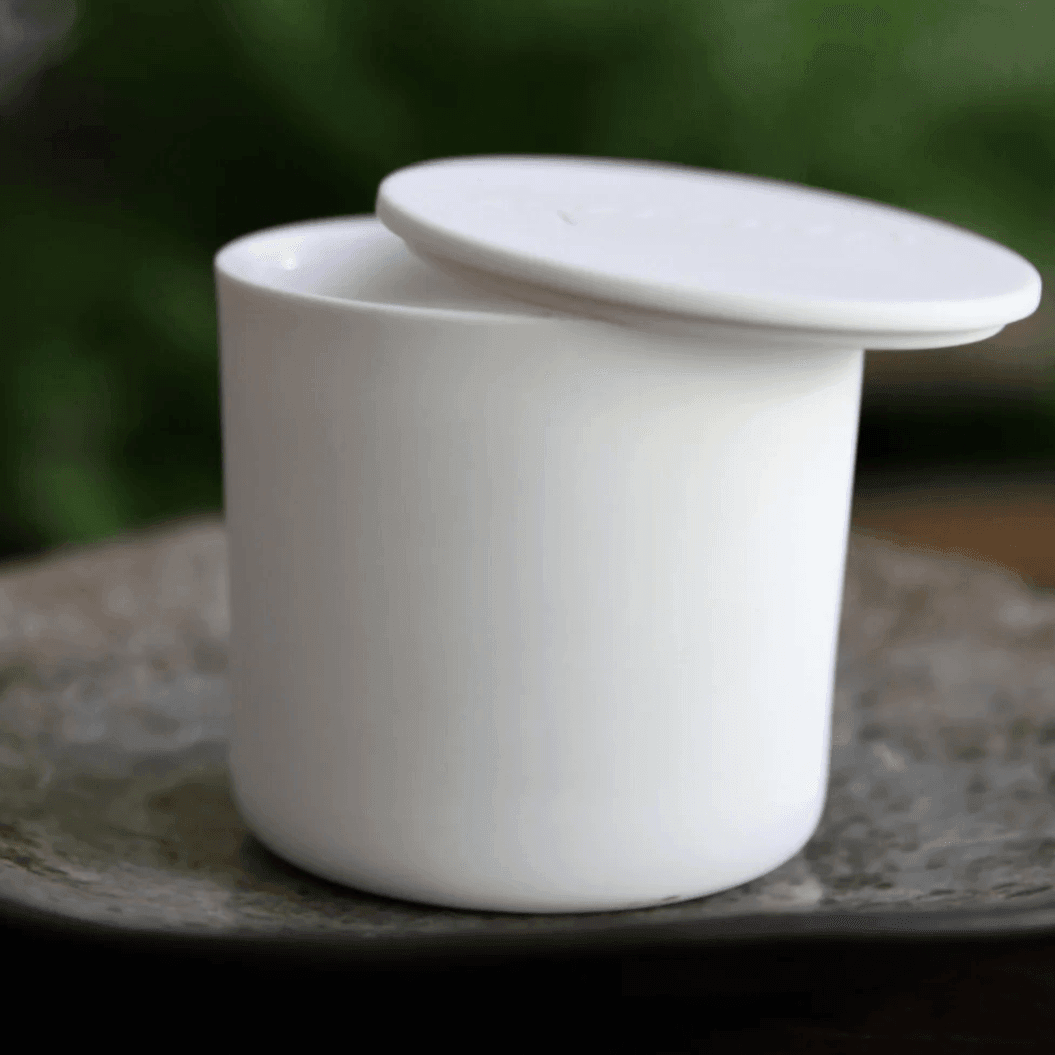 Velas perfumadas em pote de Cerâmica Fé âmbar - Madelana A Janela