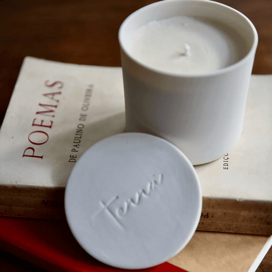 Velas perfumadas em pote de cerâmica TERRA Patchouli - Madelana A Janela