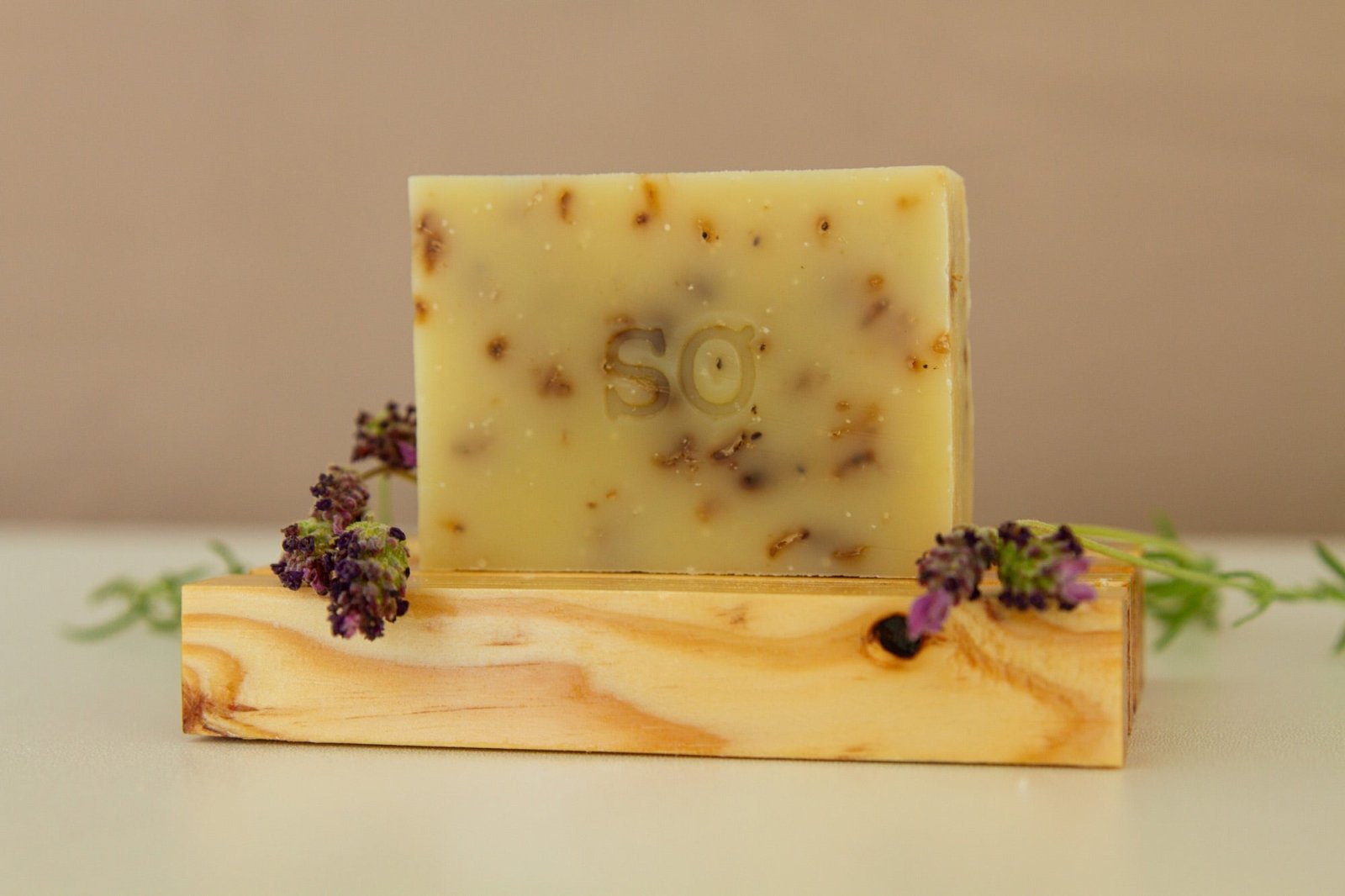 Serrano - sabonete de rosmaninho e mel - 100g - Madelana A Janela